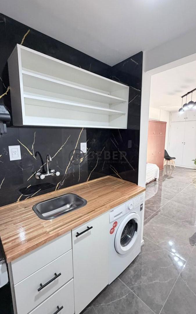 Foto de En venta ambiente al frente con balcon, Guemes, imagen 2