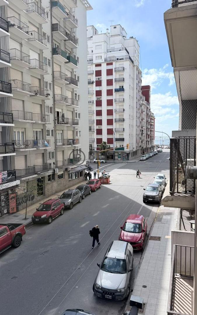 Foto de En venta ambiente al frente con balcon, Guemes, imagen 1
