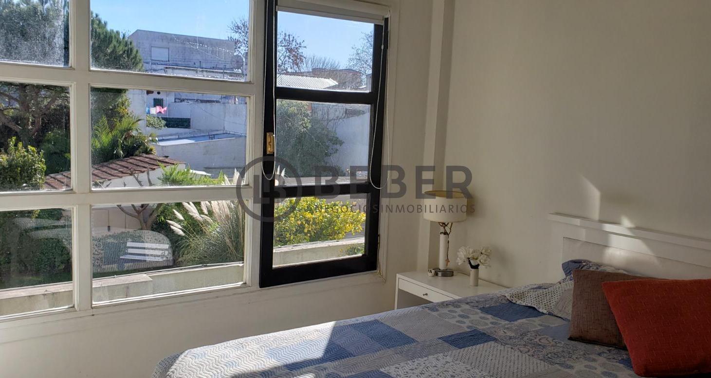 Foto de Departamento en Venta Cuatro Ambientes Zona La Perla, imagen 5
