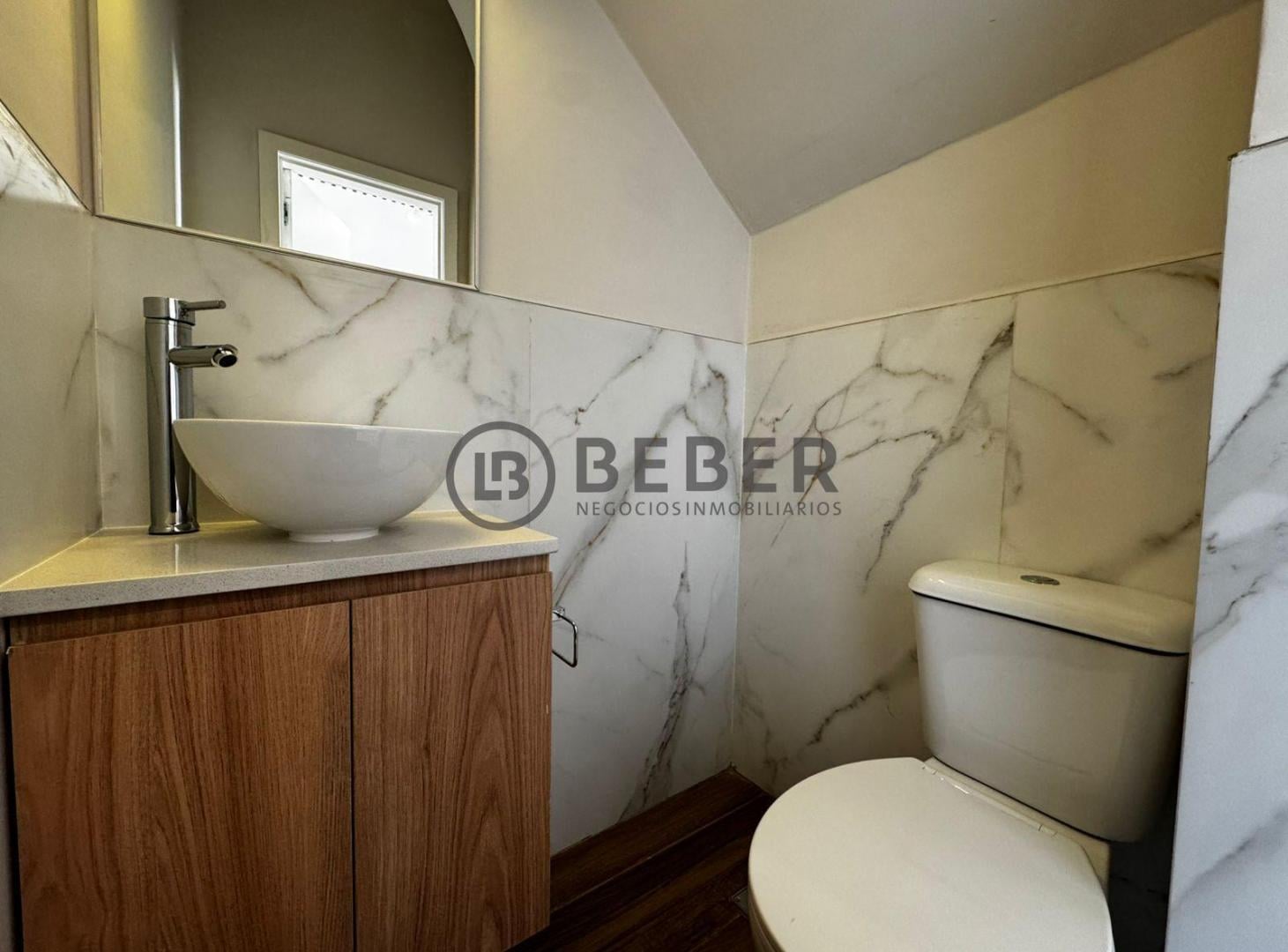 Foto de En venta duplex de cuatro ambientes con cochera, Parque Luro, imagen 4