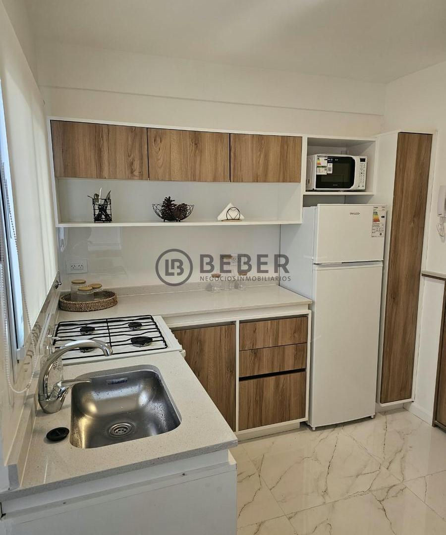 Foto de En venta tres ambientes con balcon saliente, Plaza Mitre, imagen 3