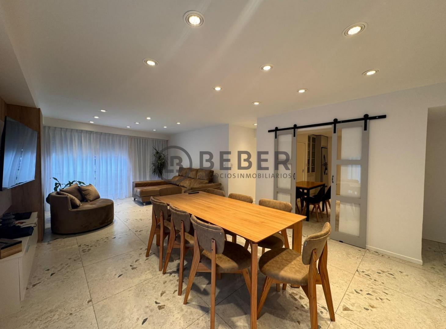 Foto de En venta departamento de cuatro abientes con balcon y patio, Punta, imagen 2