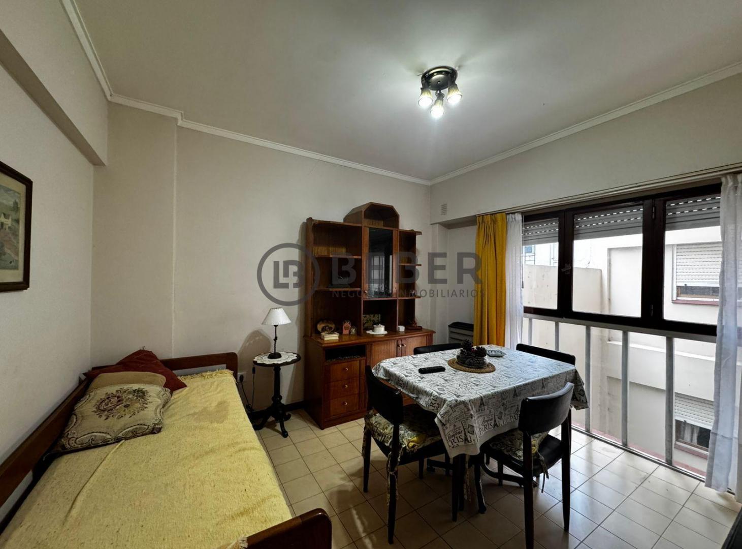 Foto de En venta dos ambientes al contrafrente, La Perla, imagen 1