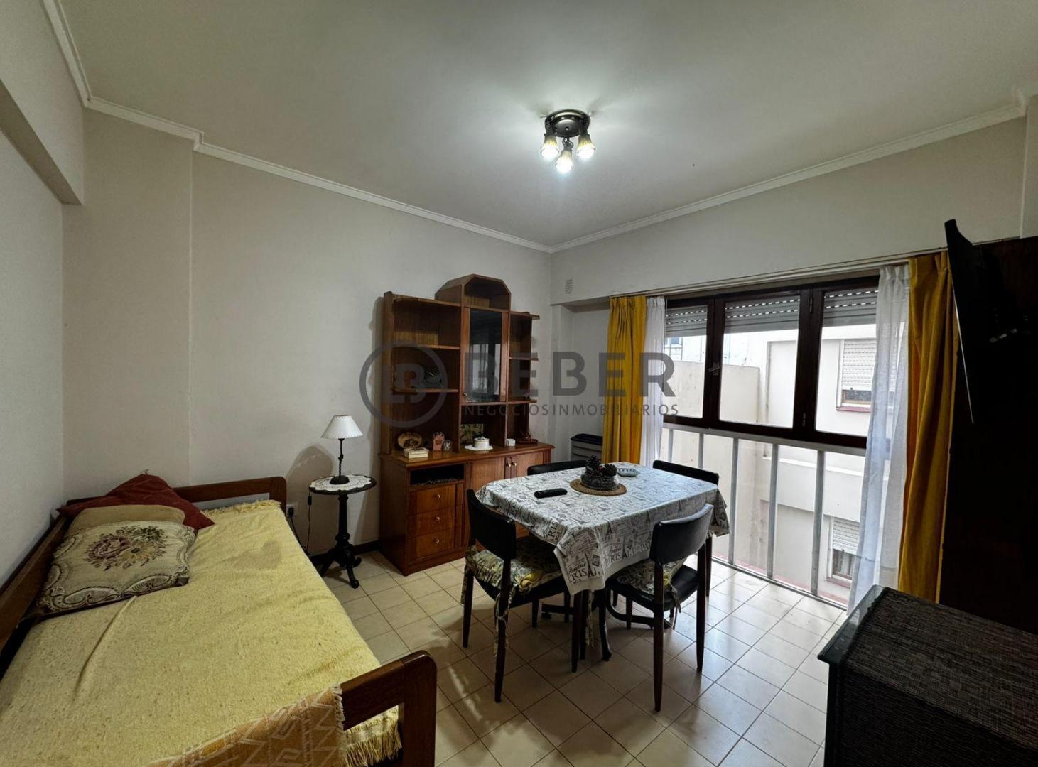 Foto de En venta dos ambientes al contrafrente, La Perla, imagen 3