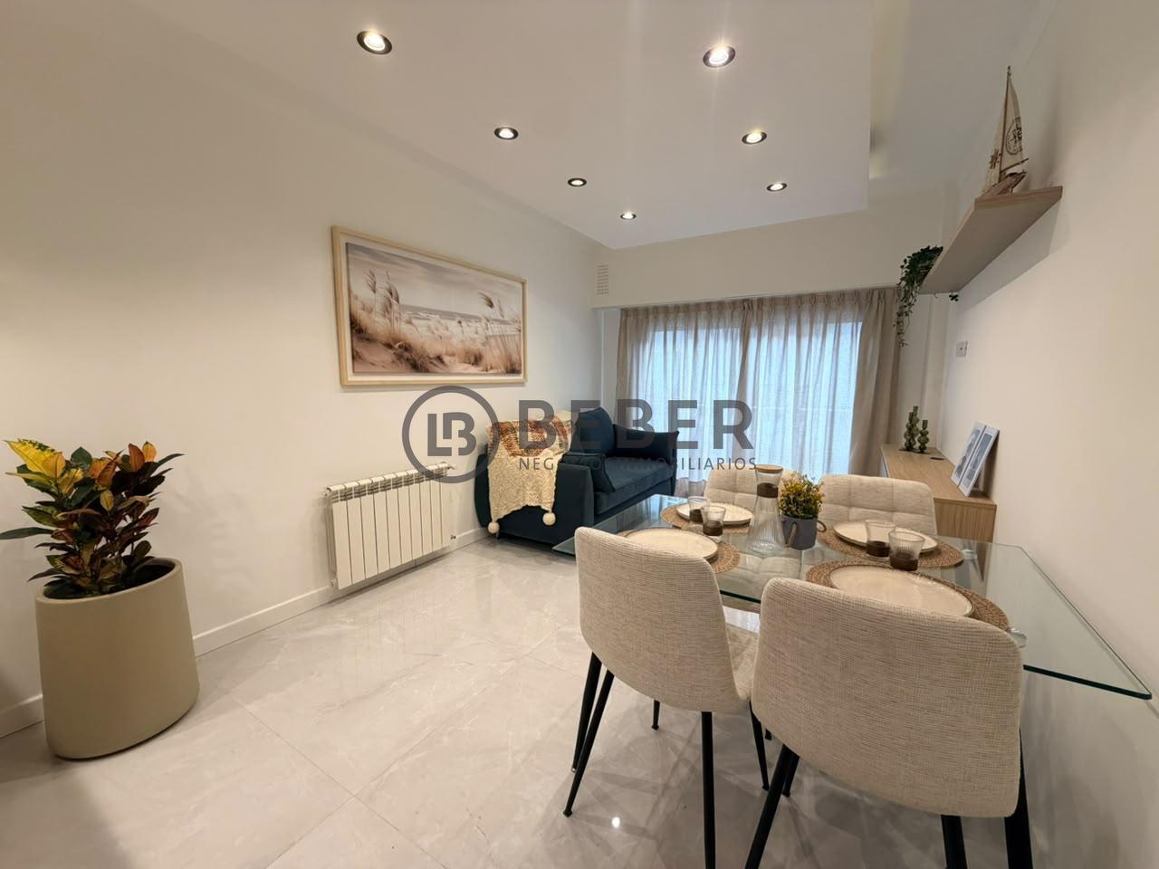 Foto de En venta tres ambientes al frente con balcon frances, Centro, imagen 2