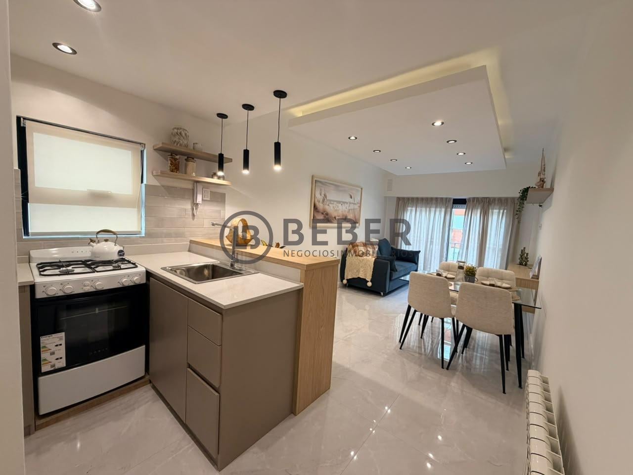Foto de En venta tres ambientes al frente con balcon frances, Centro, imagen 4