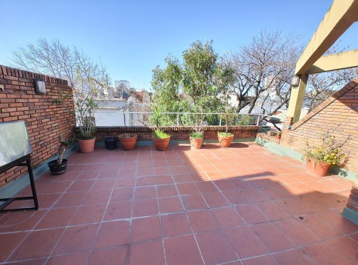 Apto crédito! Triplex de 3 dorm con depcia. Patio y terraza. 1
