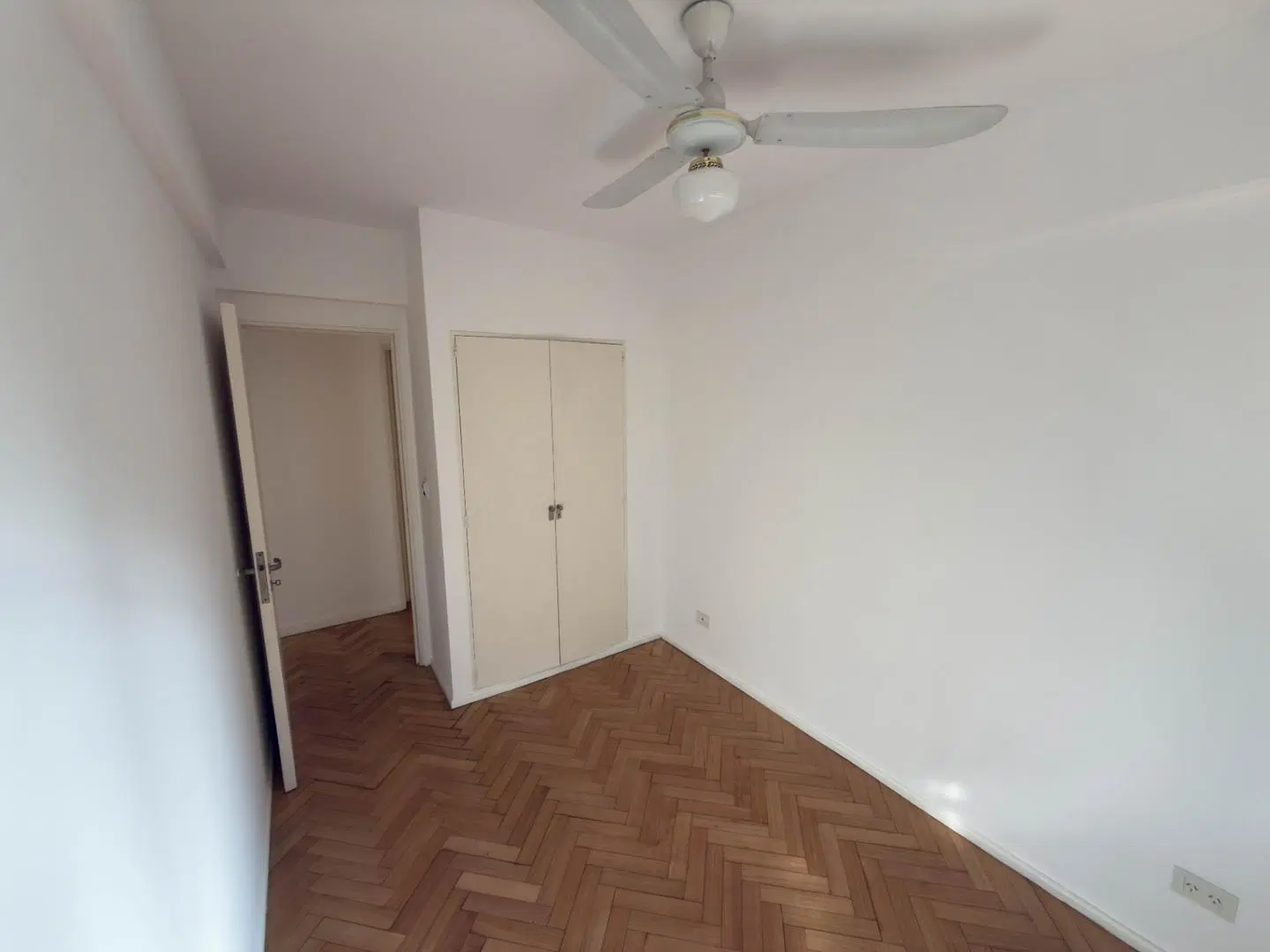 4 ambientes más dependencia, impecable! cochera cubierta 3