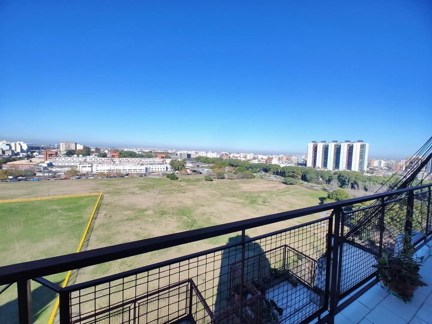 Hermoso 3 ambientes refaccionado con vista abierta!! 3