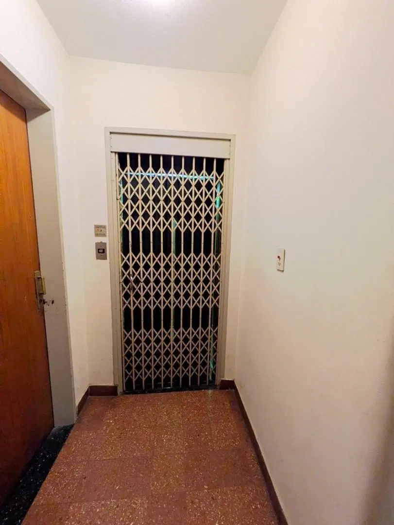 Monoambiente en venta en Palermo al frente con balcón. 2