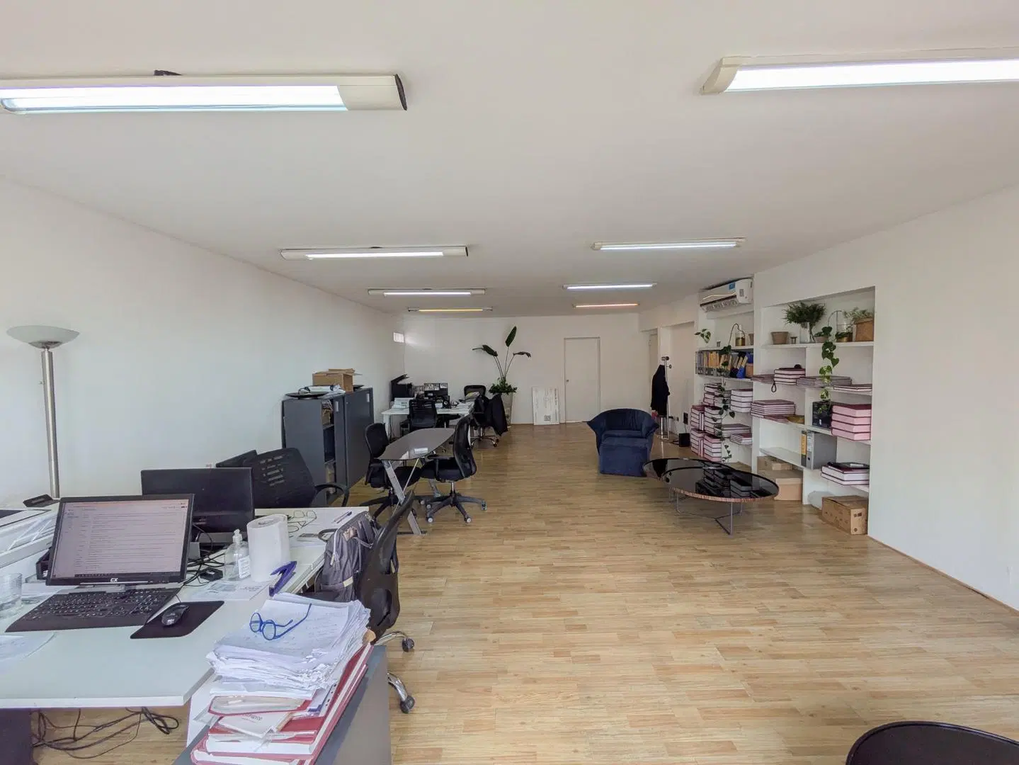 Oficina en alquiler en Nuñez con cochera fija descubierta 4