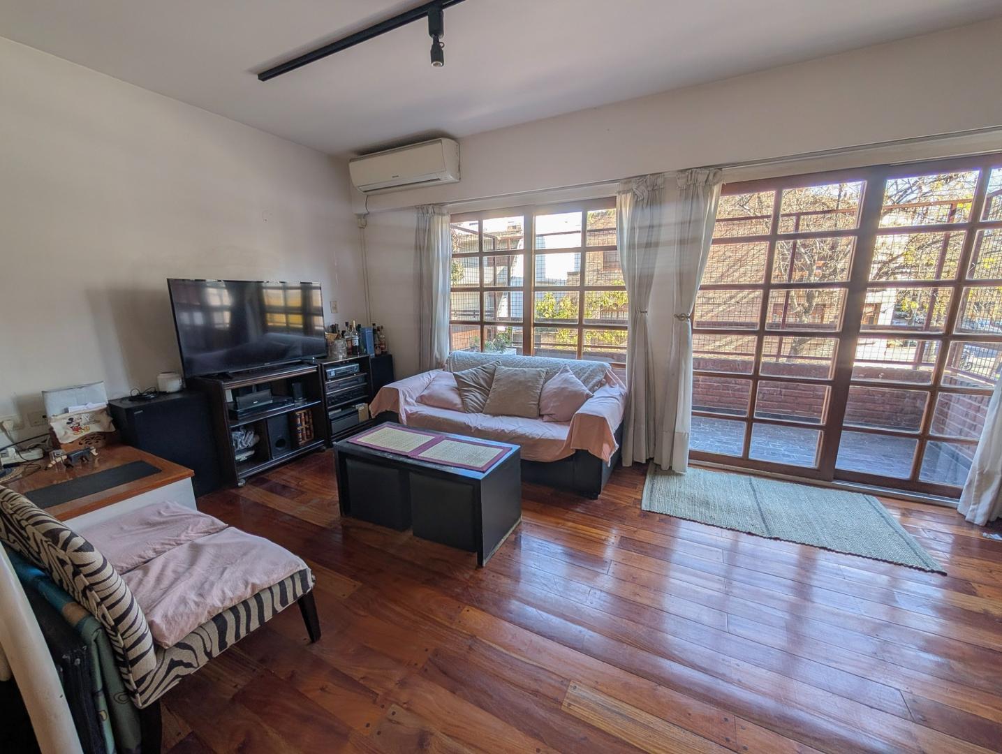 Foto de Excelente Triplex Sin Expensas | Cochera, Parrilla y Suite, imagen 3