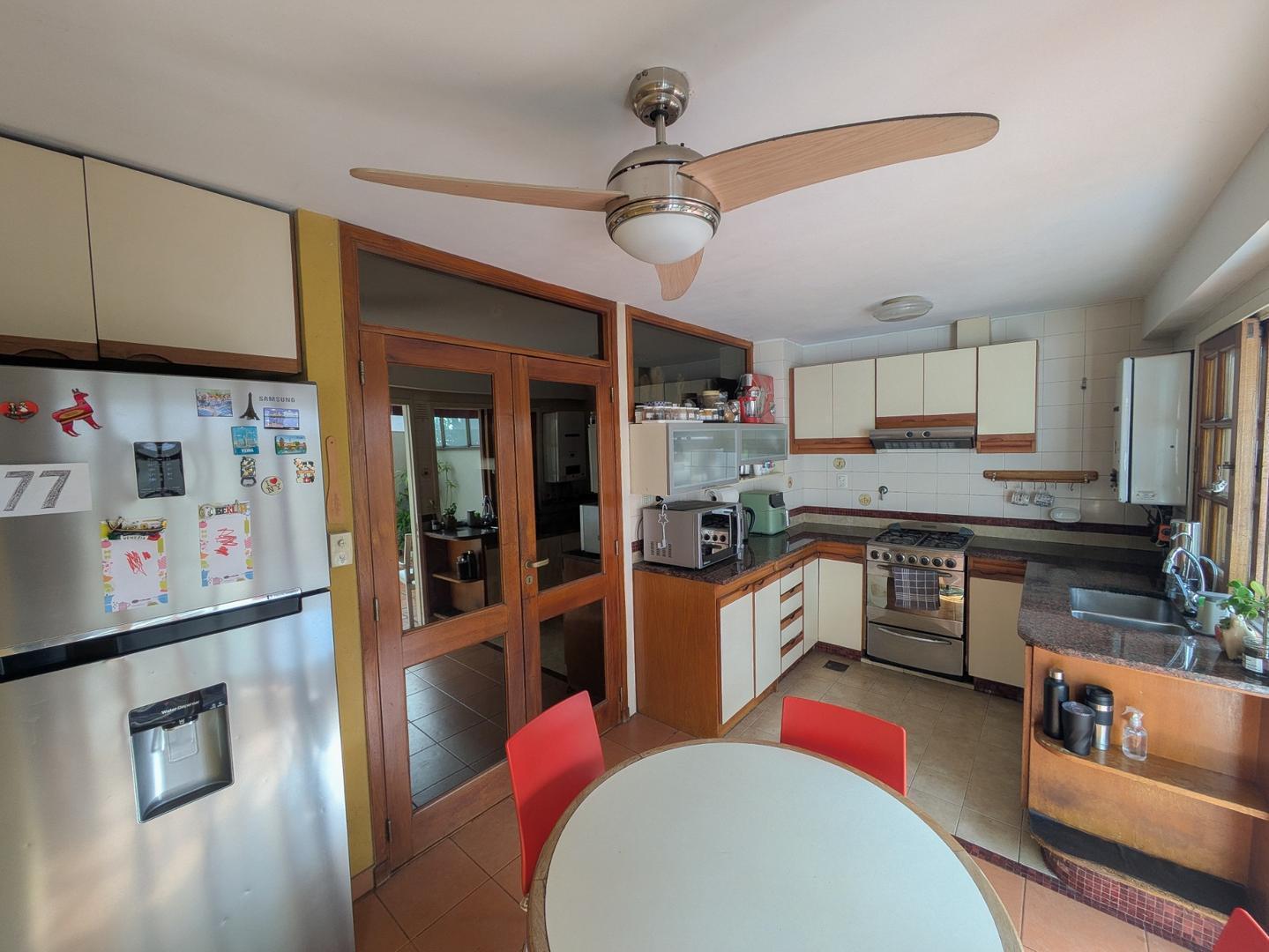 Foto de Excelente Triplex Sin Expensas | Cochera, Parrilla y Suite, imagen 4