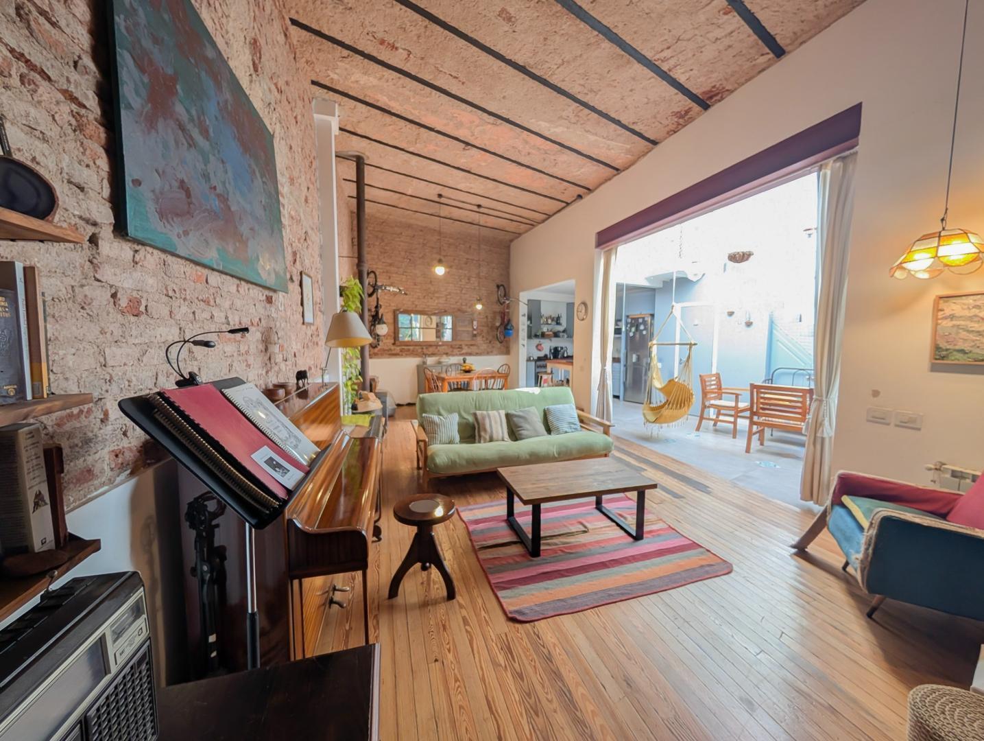 Foto de PH de 2 dormitorios + estudio con terraza refaccionado, imagen 1