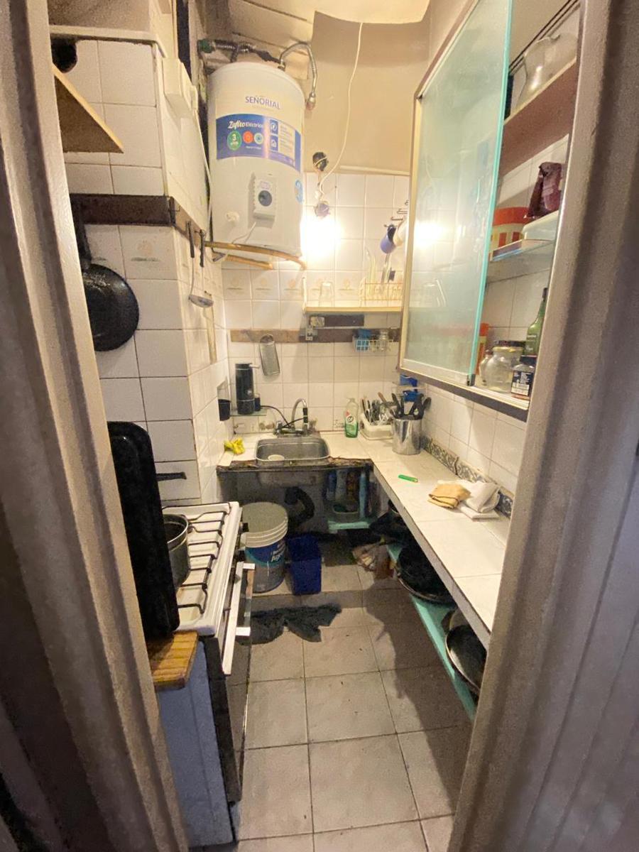 Foto de EXCELENTE OPORTUNIDAD DEPARTAMENTO A RECICLAR EN ONCE, imagen 5