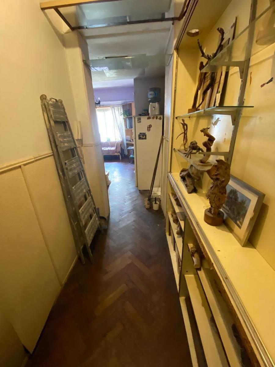 Foto de EXCELENTE OPORTUNIDAD DEPARTAMENTO A RECICLAR EN ONCE, imagen 2