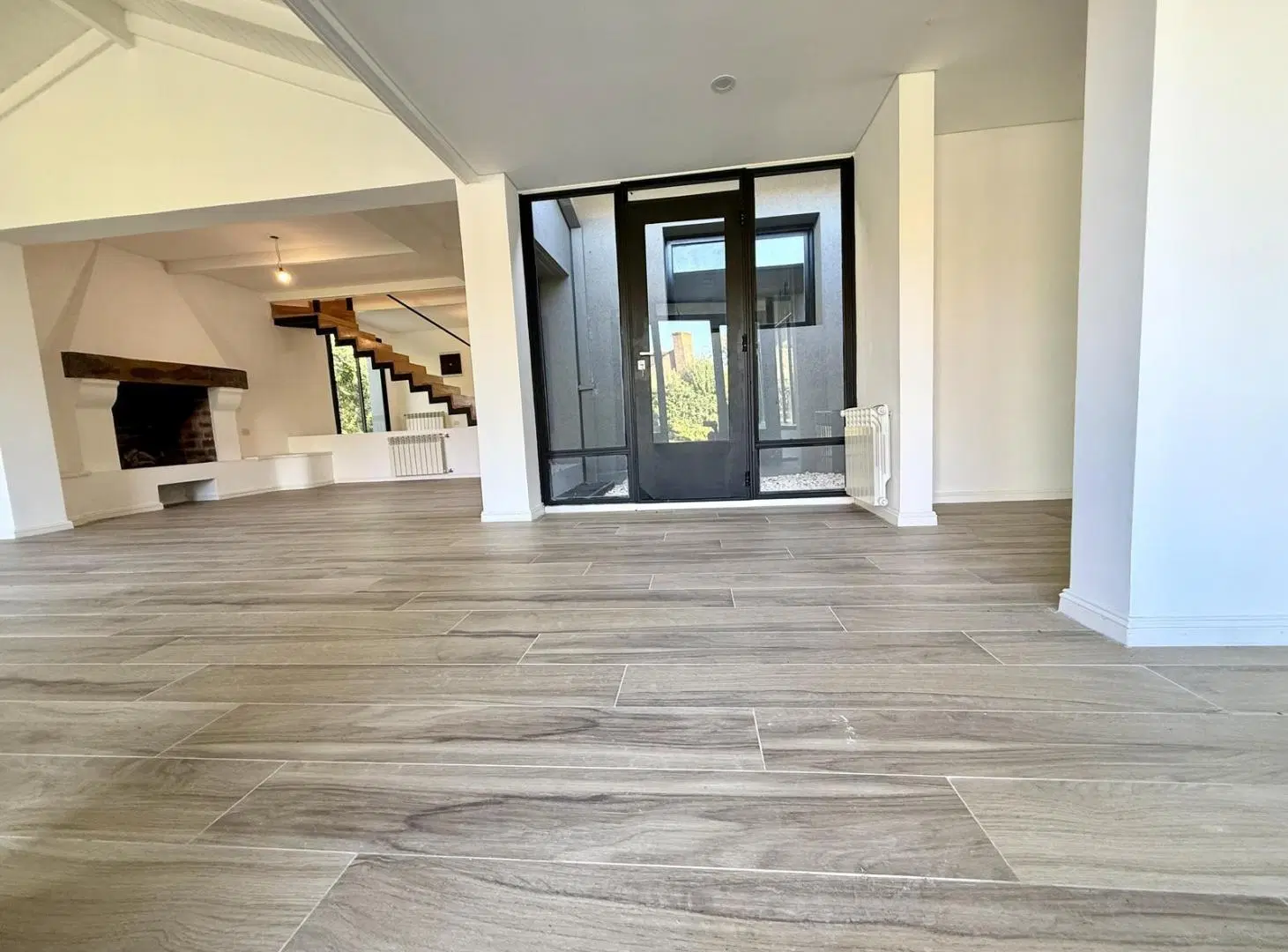EXCELENTE CASA EN VENTA CON 4 DORMITORIOS Y PILETA EN LOS LAGARTOS COUNTRY CLUB PILAR 8