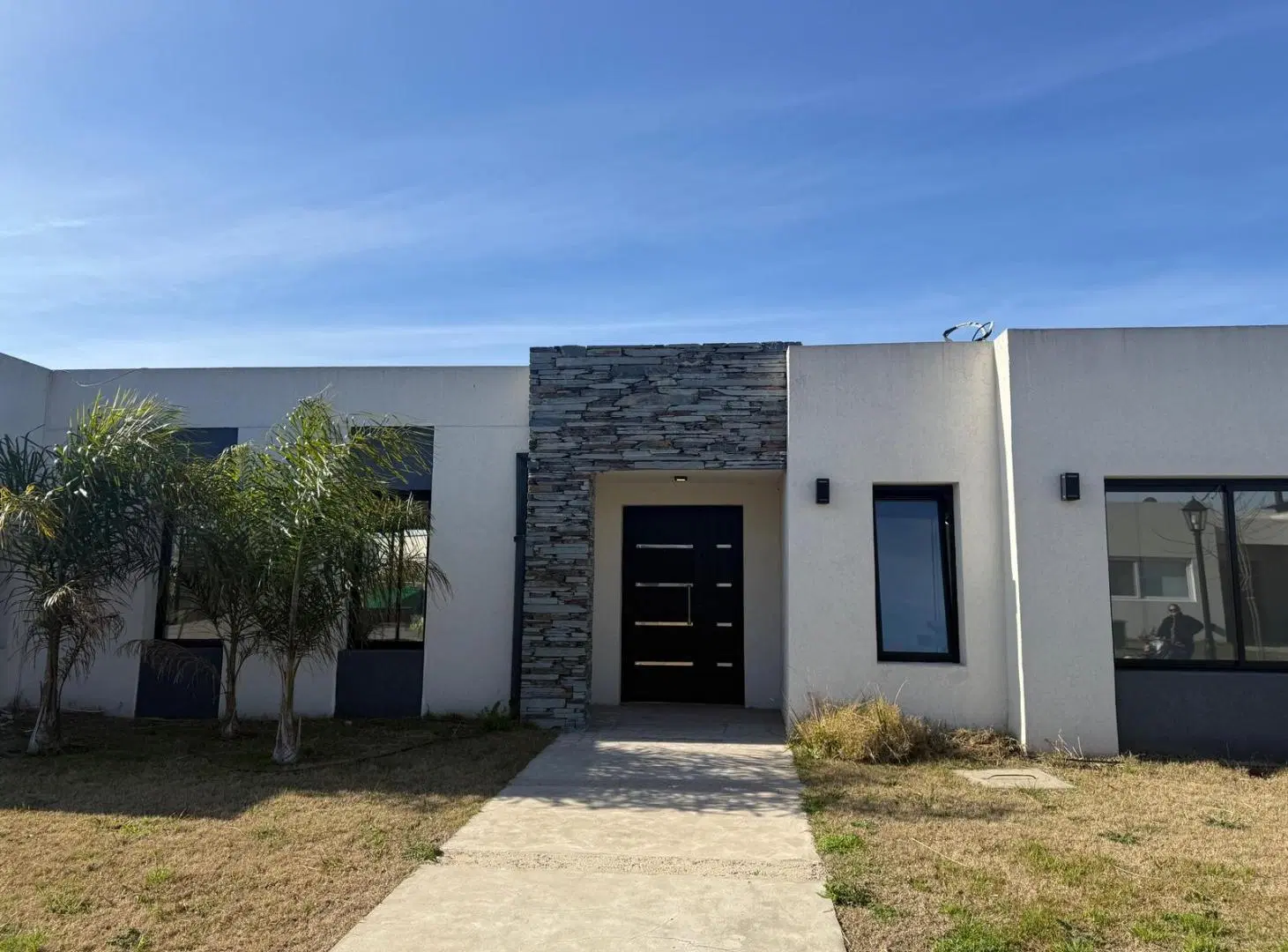 MUY LINDA CASA CON 3 DORMITORIOS EN VENTA EN SANTO TOMAS PILAR 1