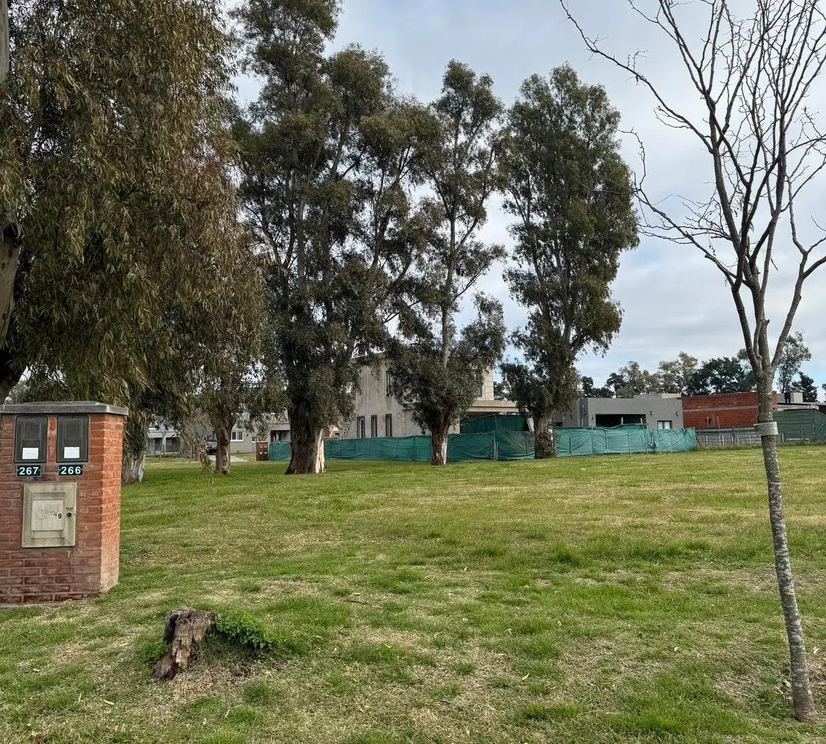 HERMOSO TERRENO EN VENTA EN EL BARRIO CERRADO SANTO TOMAS PILAR 4