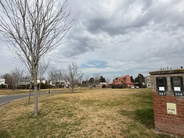 HERMOSO TERRENO EN VENTA EN EL BARRIO CERRADO SANTO TOMAS PILAR 2