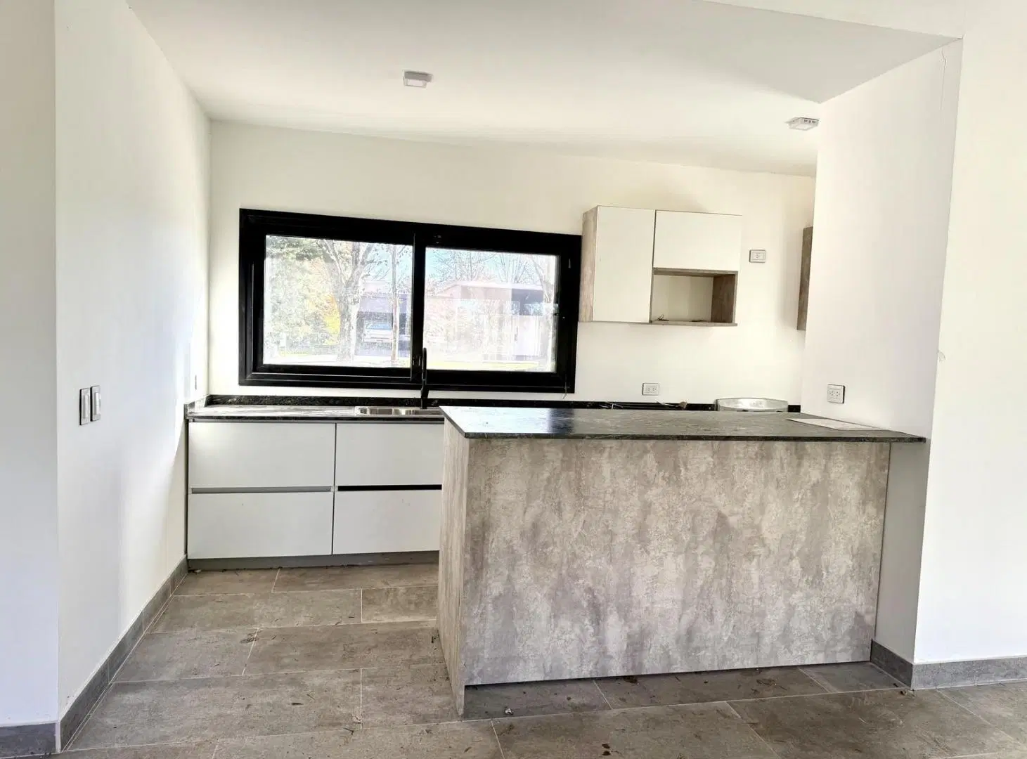HERMOSA CASA EN UNA PLANTA CON 3 DORMITORIOS EN VENTA EN BARRIO CERRADO HARAS DEL SOL PILAR 5