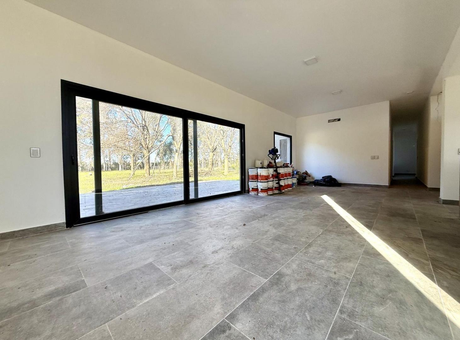 Foto de HERMOSA CASA EN UNA PLANTA CON 3 DORMITORIOS EN VENTA EN BARRIO CERRADO, imagen 4