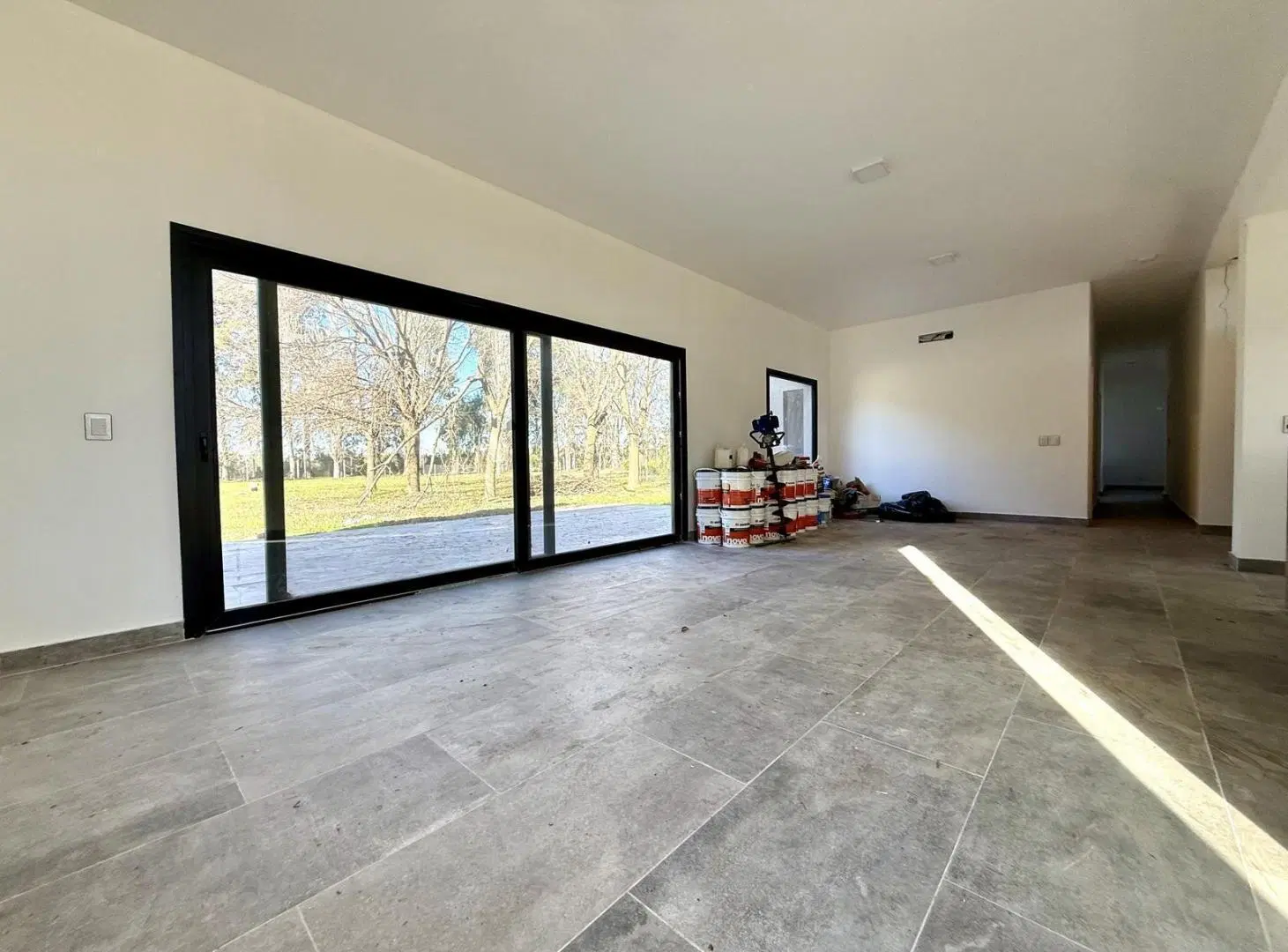 HERMOSA CASA EN UNA PLANTA CON 3 DORMITORIOS EN VENTA EN BARRIO CERRADO HARAS DEL SOL PILAR 4