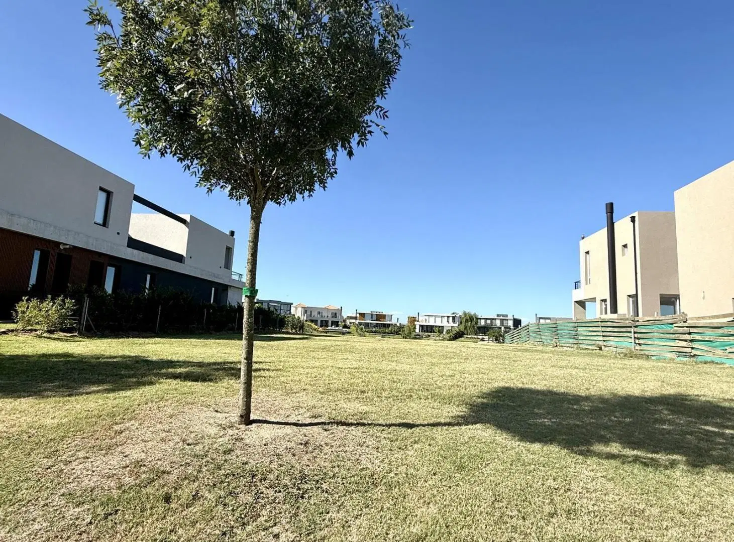 LINDISIMO TERRENO EN VENTA EN EL BARRIO COSTAS, PUERTOS DEL LAGO, ESCOBAR 3