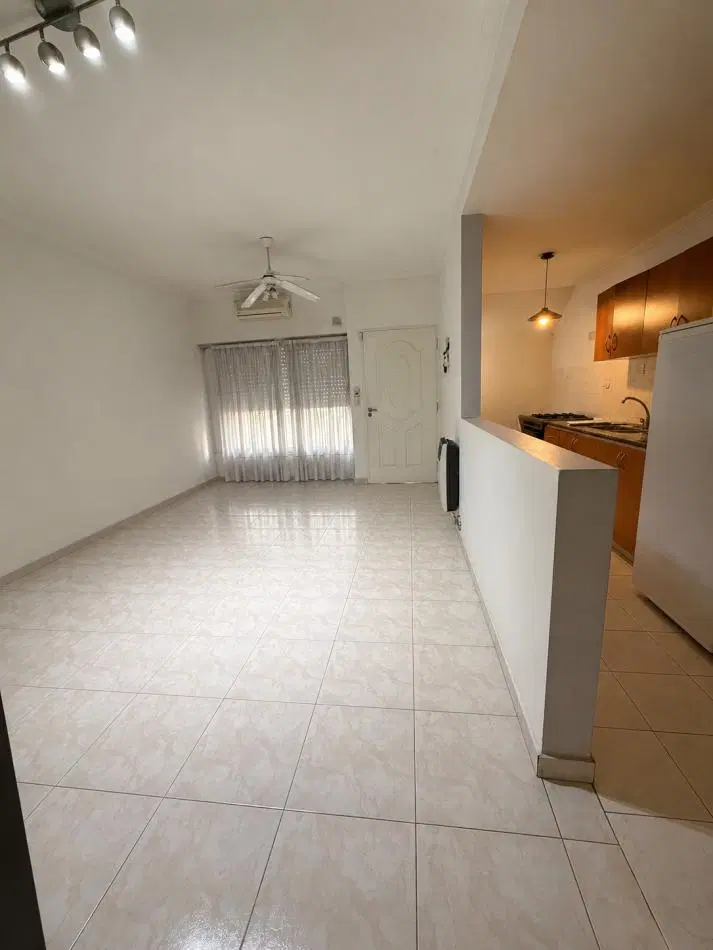 MELINCUE 4400, VENTA PH DE DOS AMBIENTES CON COCHERA EN DEVOTO 5