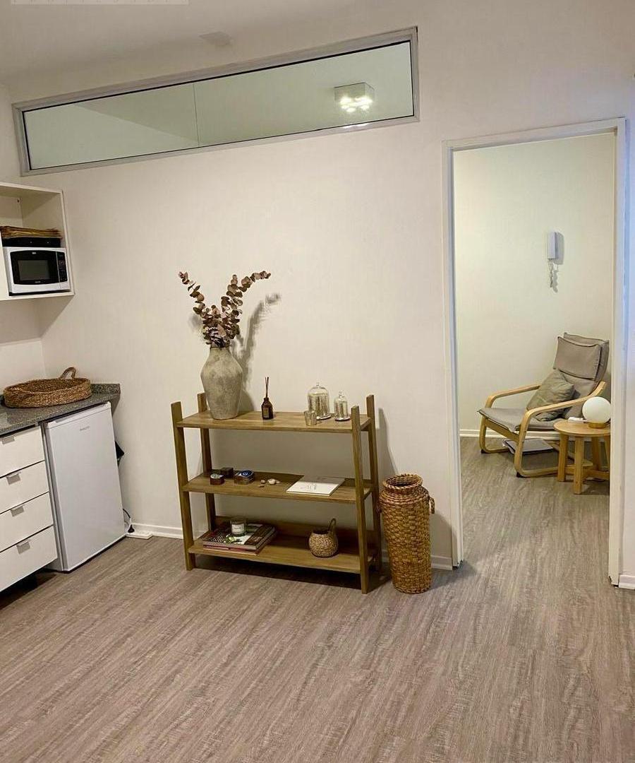 Venta Monoambiente dividido totalmente renovado Uruguay y Córdoba