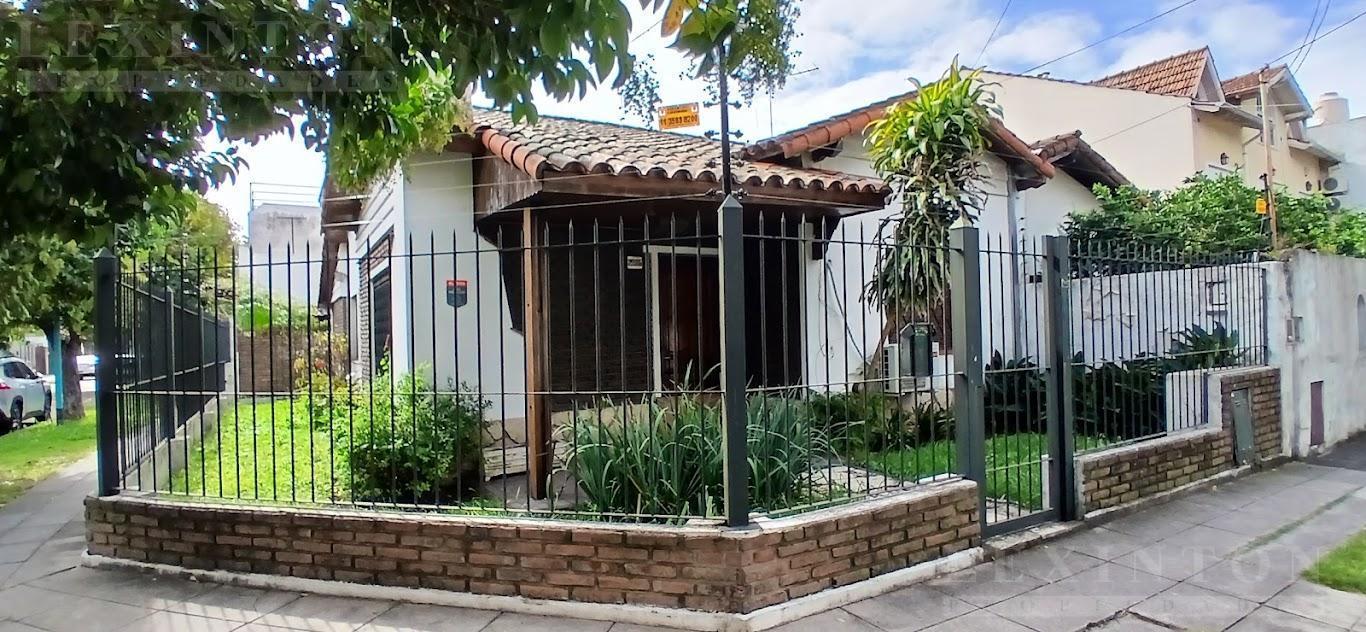 Chalet en Venta - Esquina en Olivos