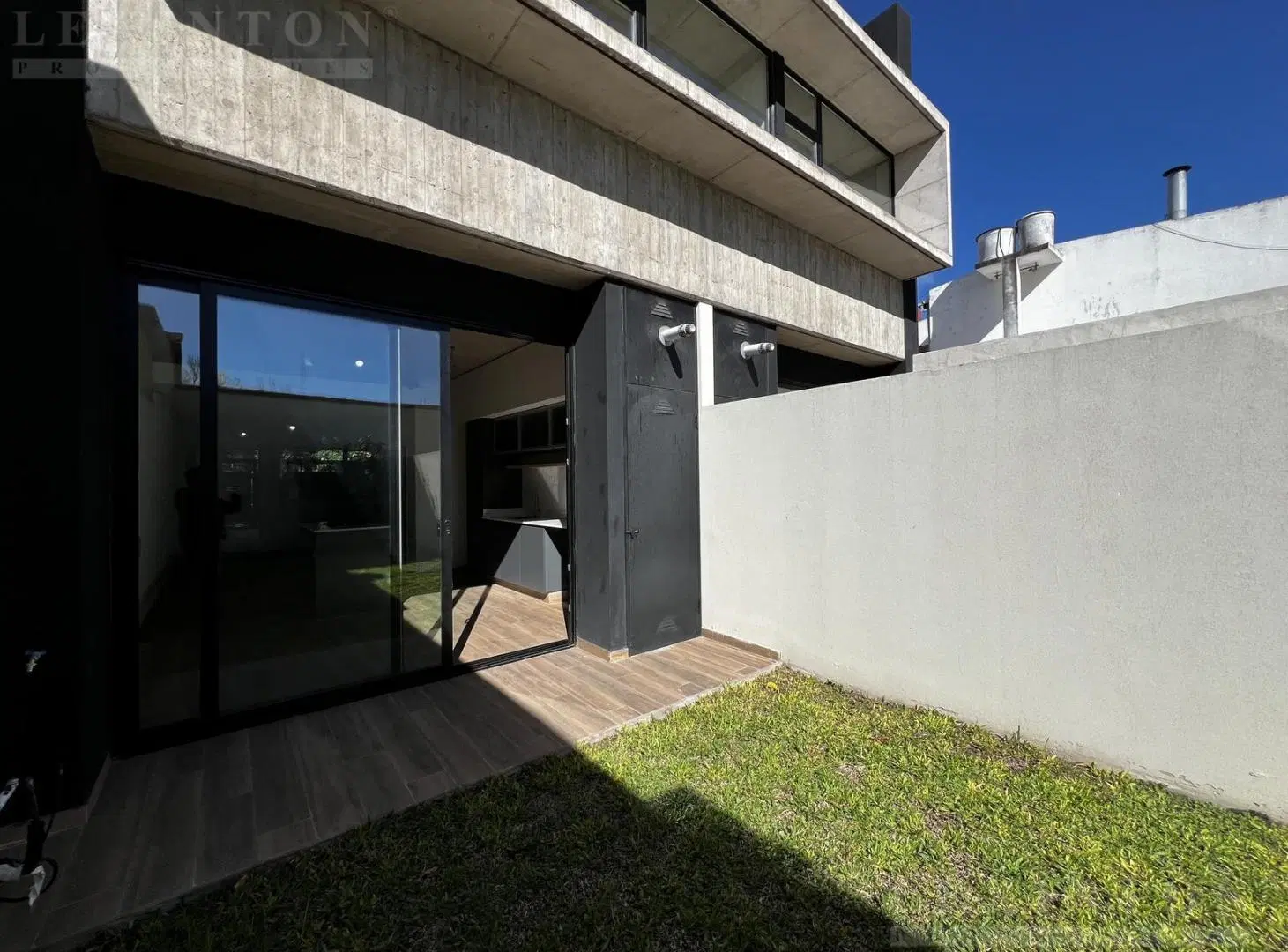 CASA - JARDIN - QUINCHO - PARRILLA - COCHERA - VENTA 3 DORMITORIOS en Villa Urquiza 8