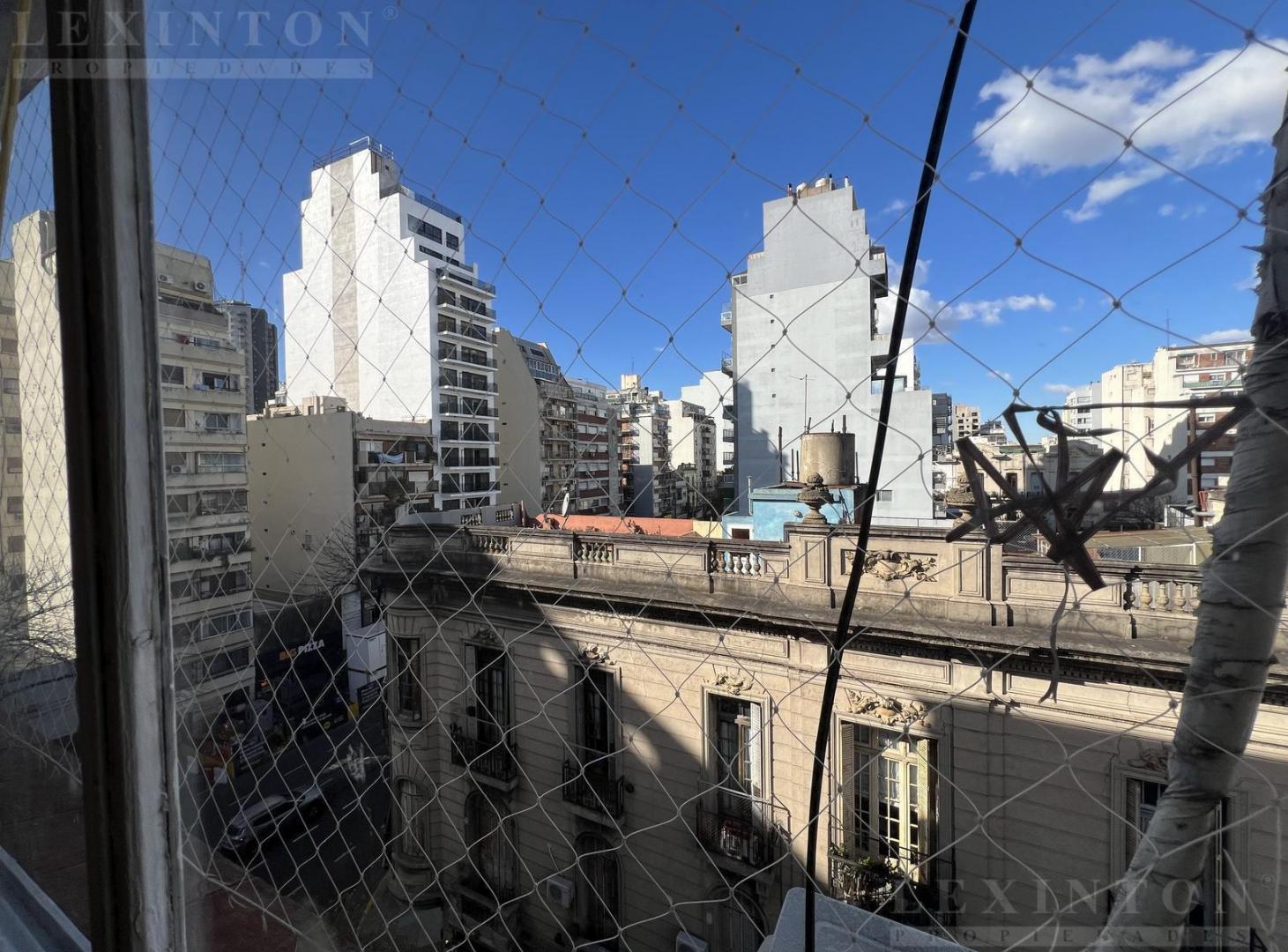 Foto de 2 AMBIENTES EN EL LIMITE DE BOEDO Y BALVANERA - VISTA ABIERTA PISO ALTO, imagen 2