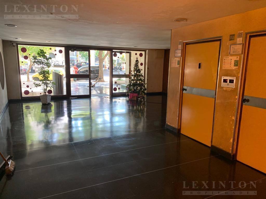 Foto de Venta Depto 2 amb Constitución a media cuadra de Av Caseros, imagen 1