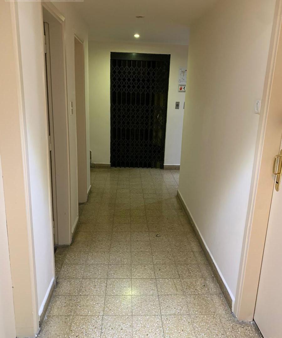 Foto de Oficina 21m2 en Tercer piso San Nicolás a una cuadra de Av Córdoba, imagen 2