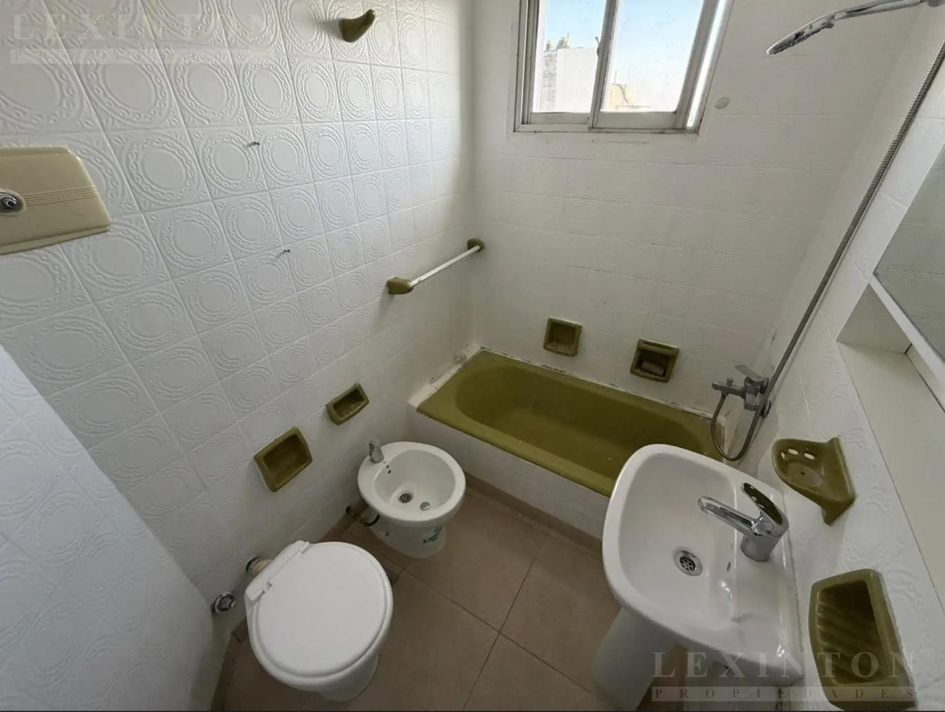 Foto de 4 Ambientes 2 baños Cocina a Nuevo Vista al Rio Losa radiante Cochera, imagen 5