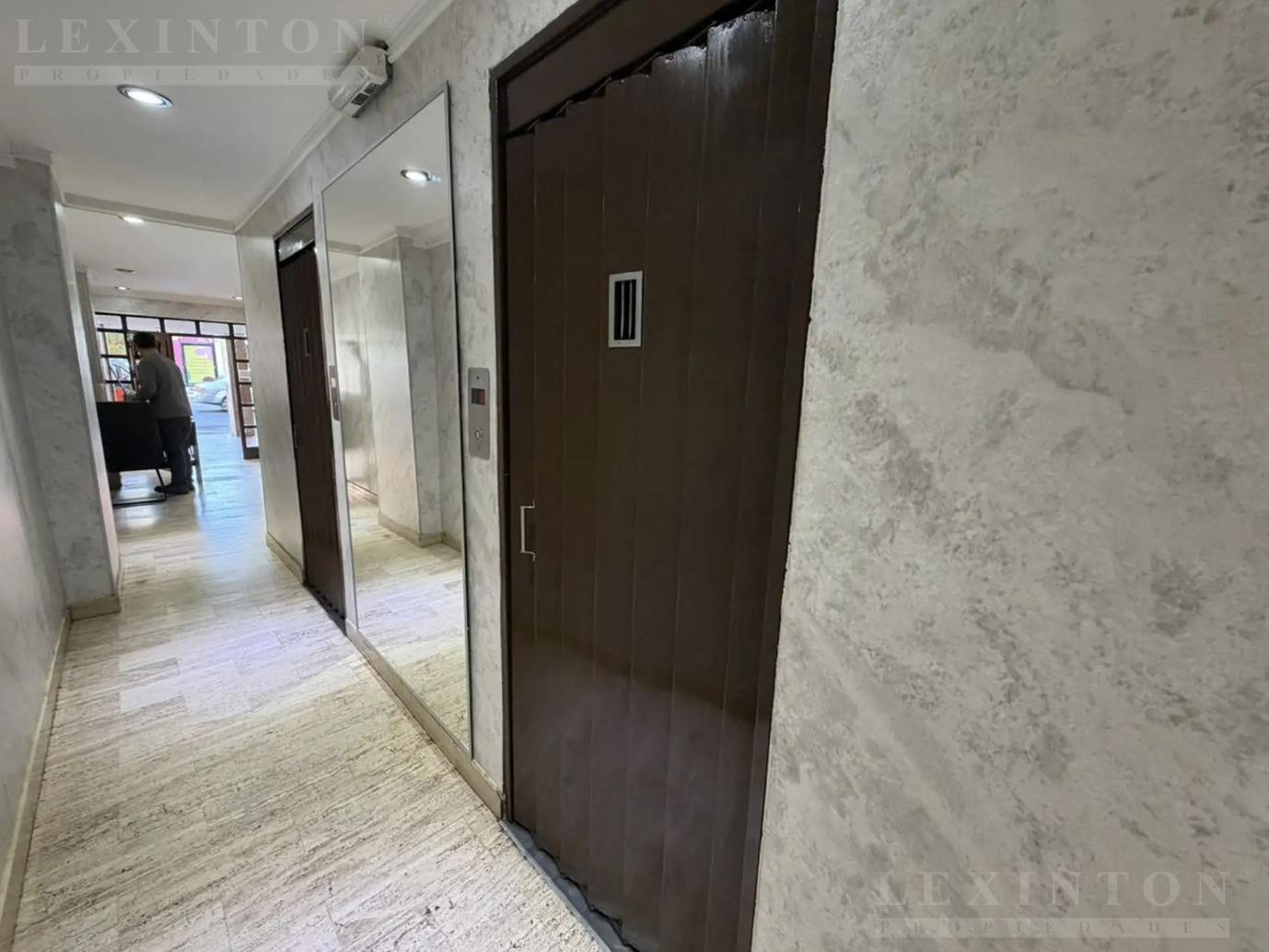 Foto de 4 Ambientes 2 baños Cocina a Nuevo Vista al Rio Losa radiante Cochera, imagen 4