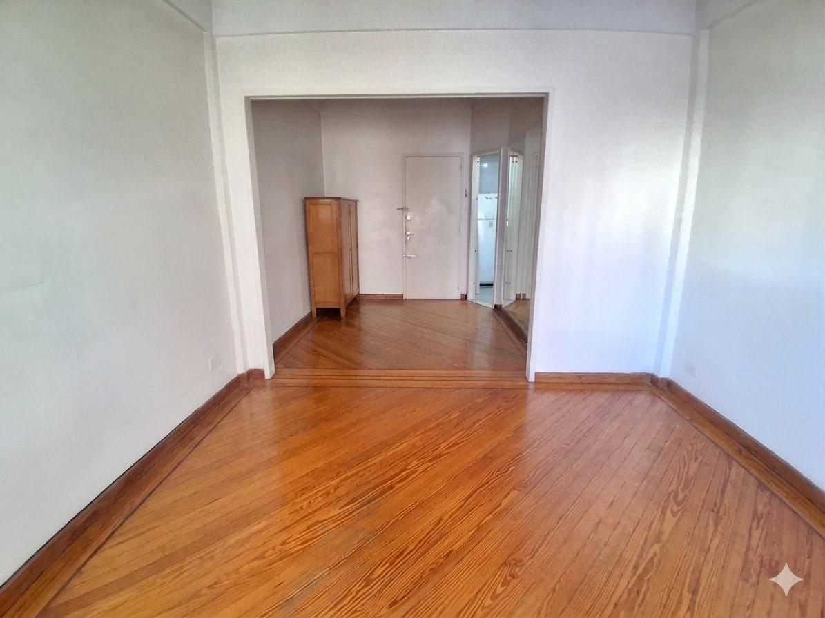 Foto de VENTA 2 AMBIENTES MAS ESCRITORIO Y BALCON EN ALMAGRO, imagen 4