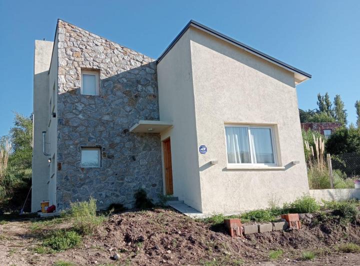 Casa de lujo A ESTRENAR en Alquiler ANUAL de 1 Dormitorio en Villa Giardino, Cba 2
