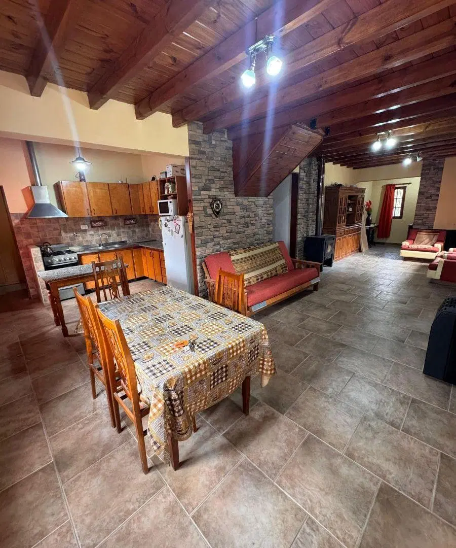 Hermosa Casa De 3 Dormitorios Y 2 Baños, En 2 Plantas - 733m Terreno - Oportunidad - Villa Giardino 2