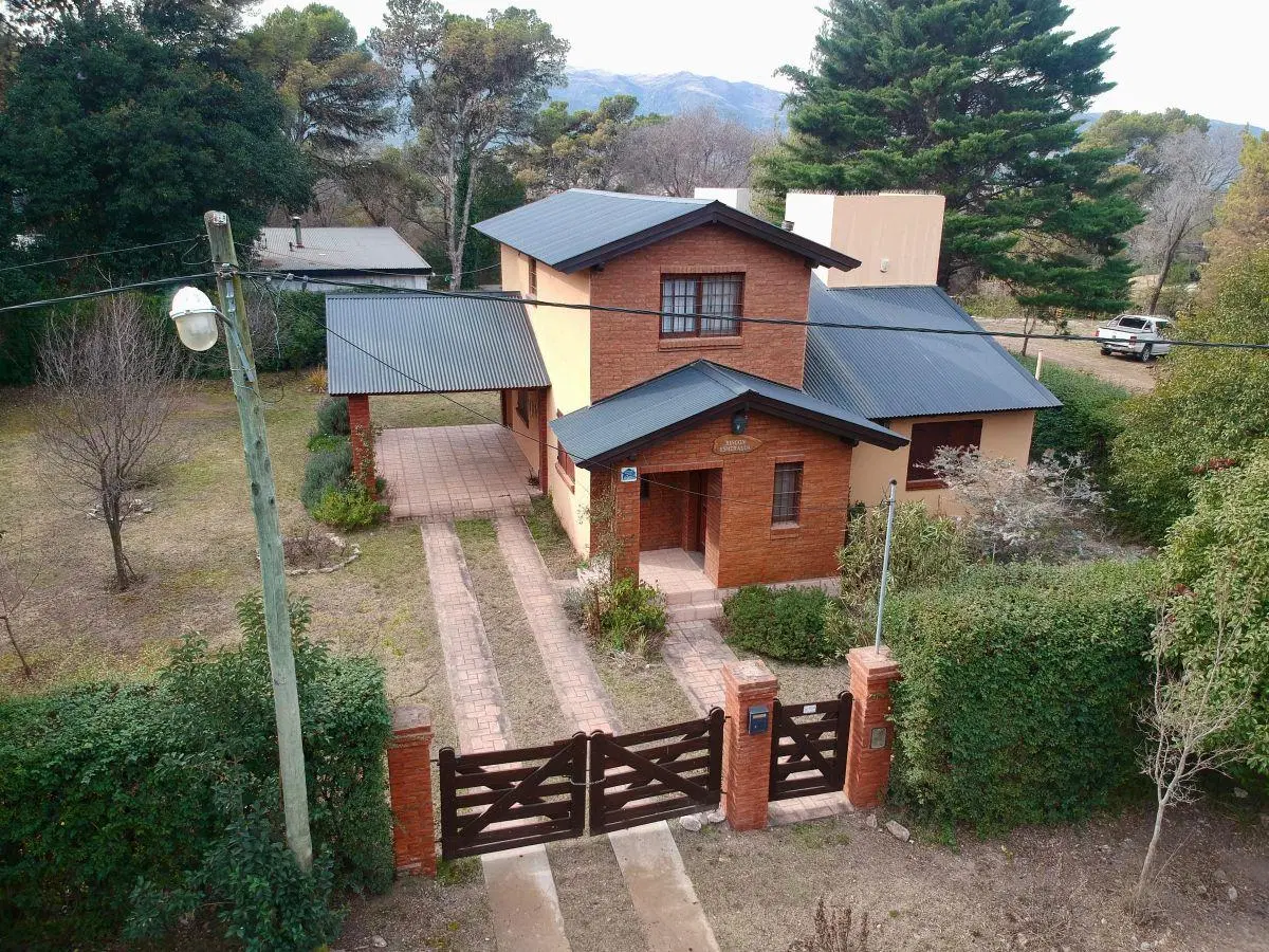 Hermosa Casa De 3 Dormitorios Y 2 Baños, En 2 Plantas - 733m Terreno - Oportunidad - Villa Giardino 1