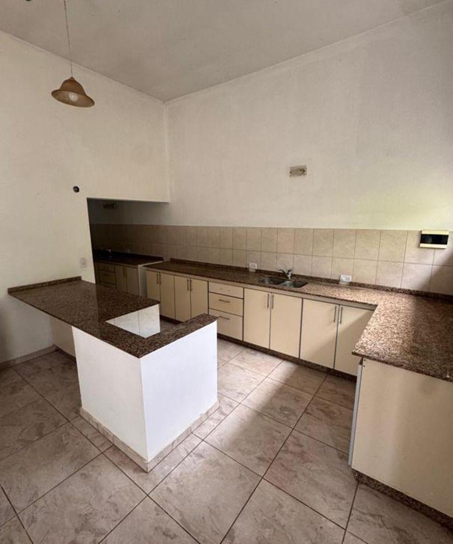 Foto de Casa de 3 dormitorios y 2 baños en OPORTUNIDAD! Villa Giardino, imagen 4