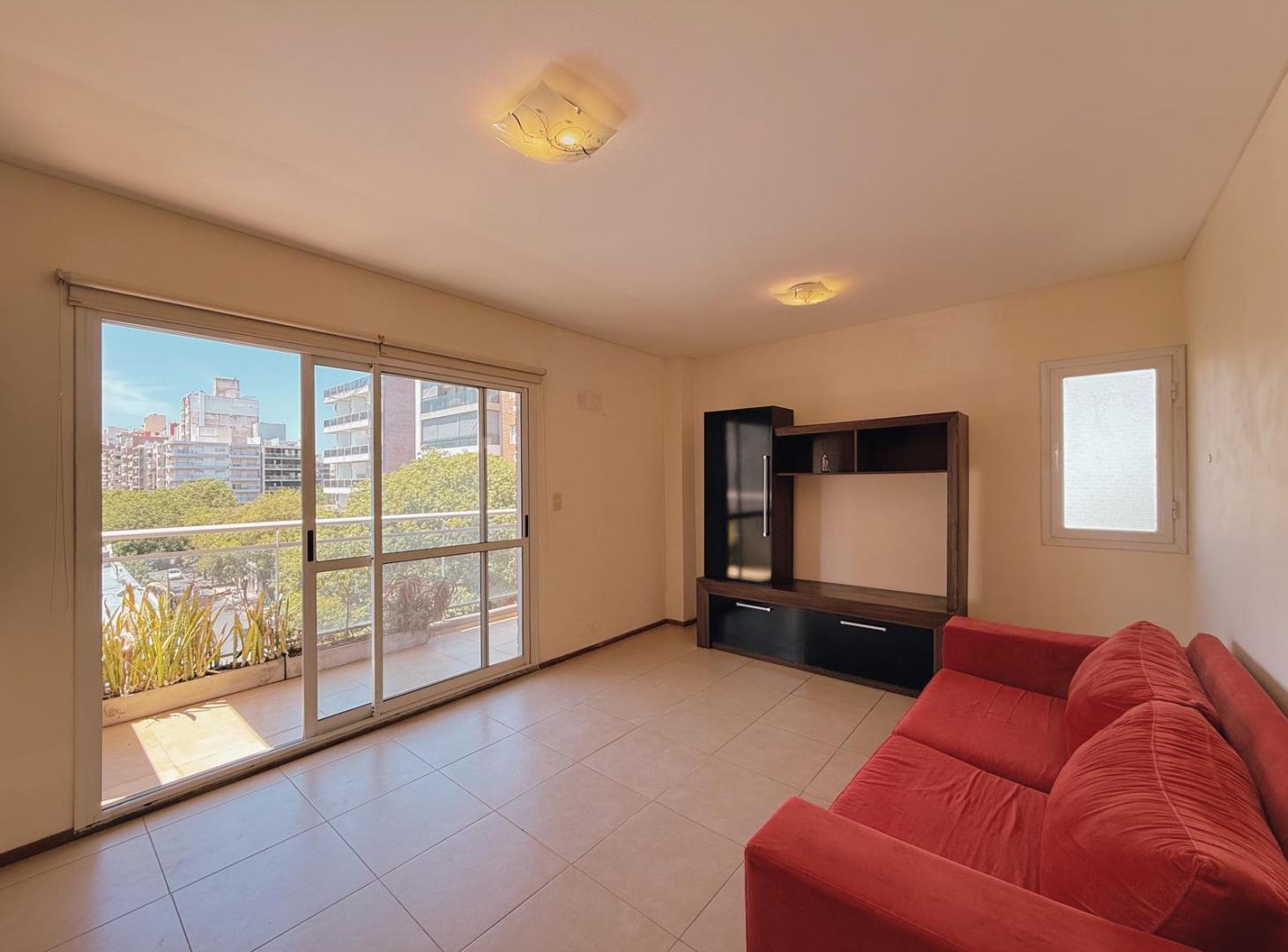 1 De Mayo 1498 - Departamento De 1 Dormitorio Semi Amoblado En Alquiler - Martin, Rosario