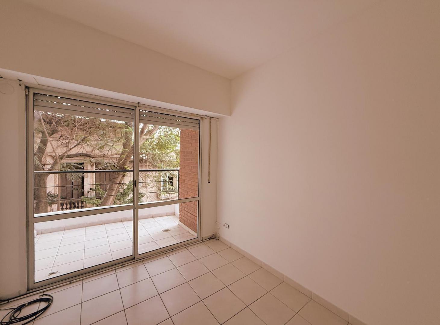 Foto de Buenos Aires 1368 - Departamento De 1 Dormitorio En Alquiler - Centro, Rosario, imagen 2