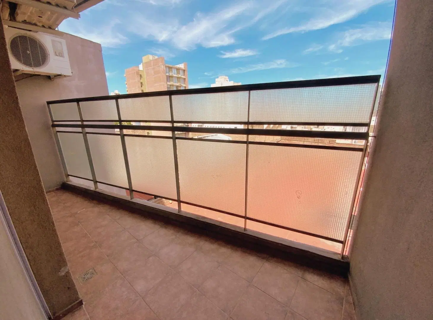 Rioja 2871 - Departamento De 1 Dormitorio Con Cochera En Alquiler - Lourdes, Rosario 3