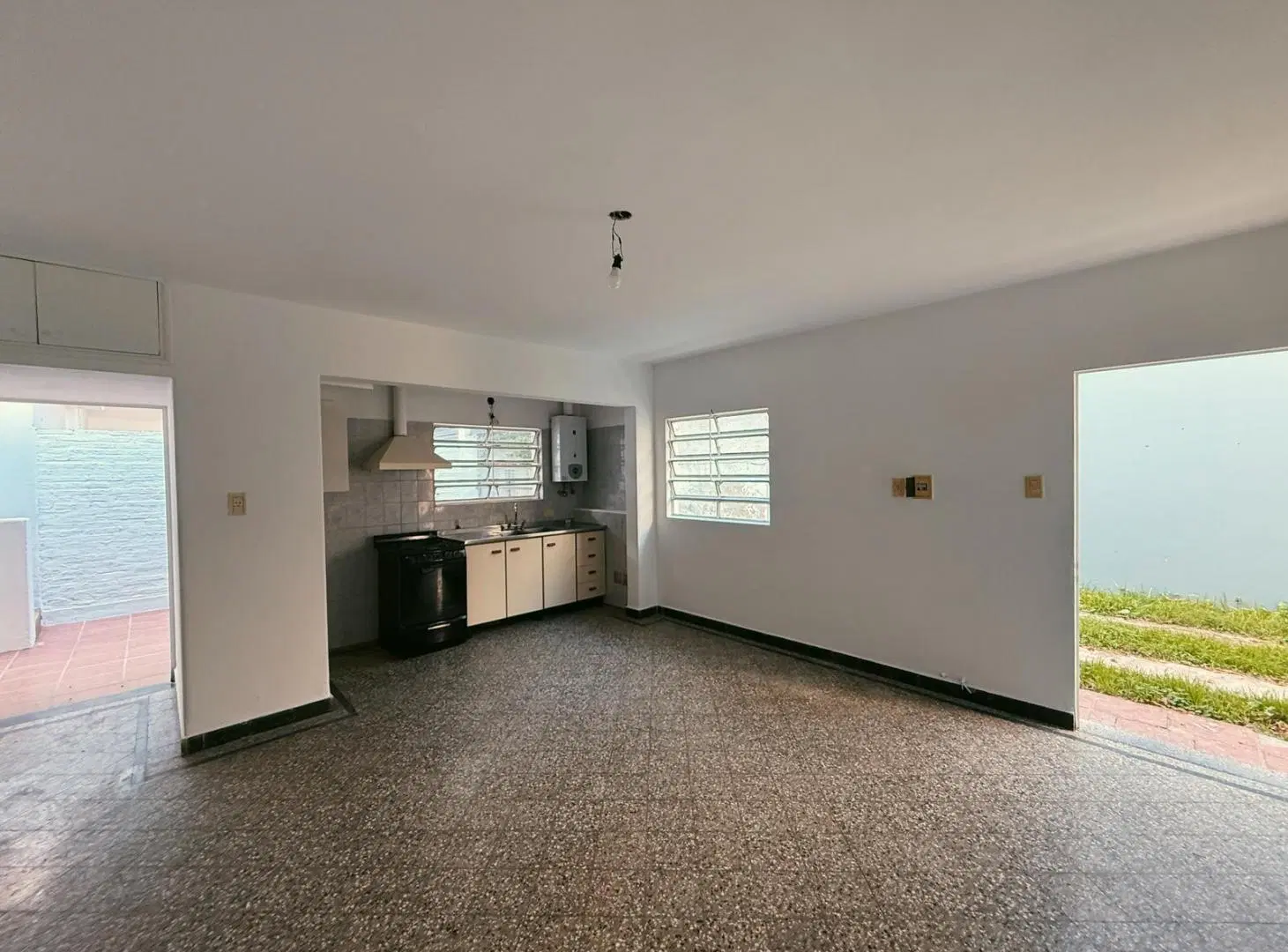 Av. Arijon 838 - Casa Interna De 1 Dormitorio Con Cochera En Alquiler - Roque Saenz Peña, Rosario 2