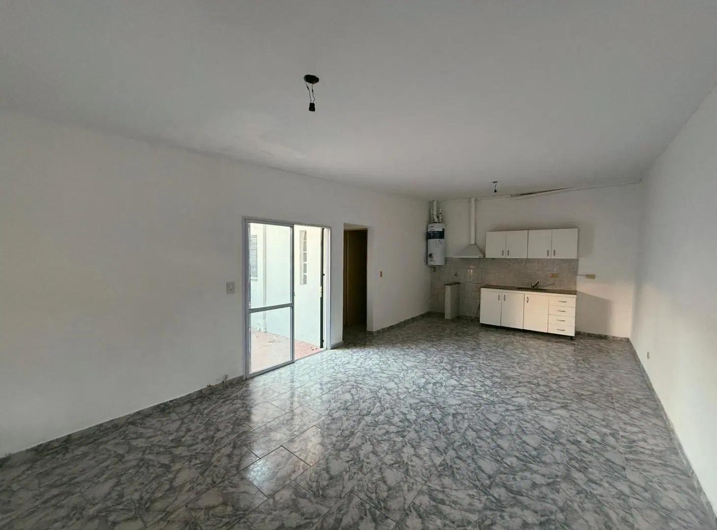 Av. Arijon 838 - Casa Interna De 1 Dormitorio Con Cochera En Alquiler - Roque Saenz Peña, Rosario 1