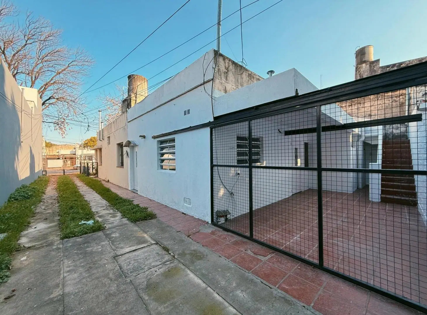 Av. Arijon 838 - Casa Interna De 1 Dormitorio Con Cochera En Alquiler - Roque Saenz Peña, Rosario 2