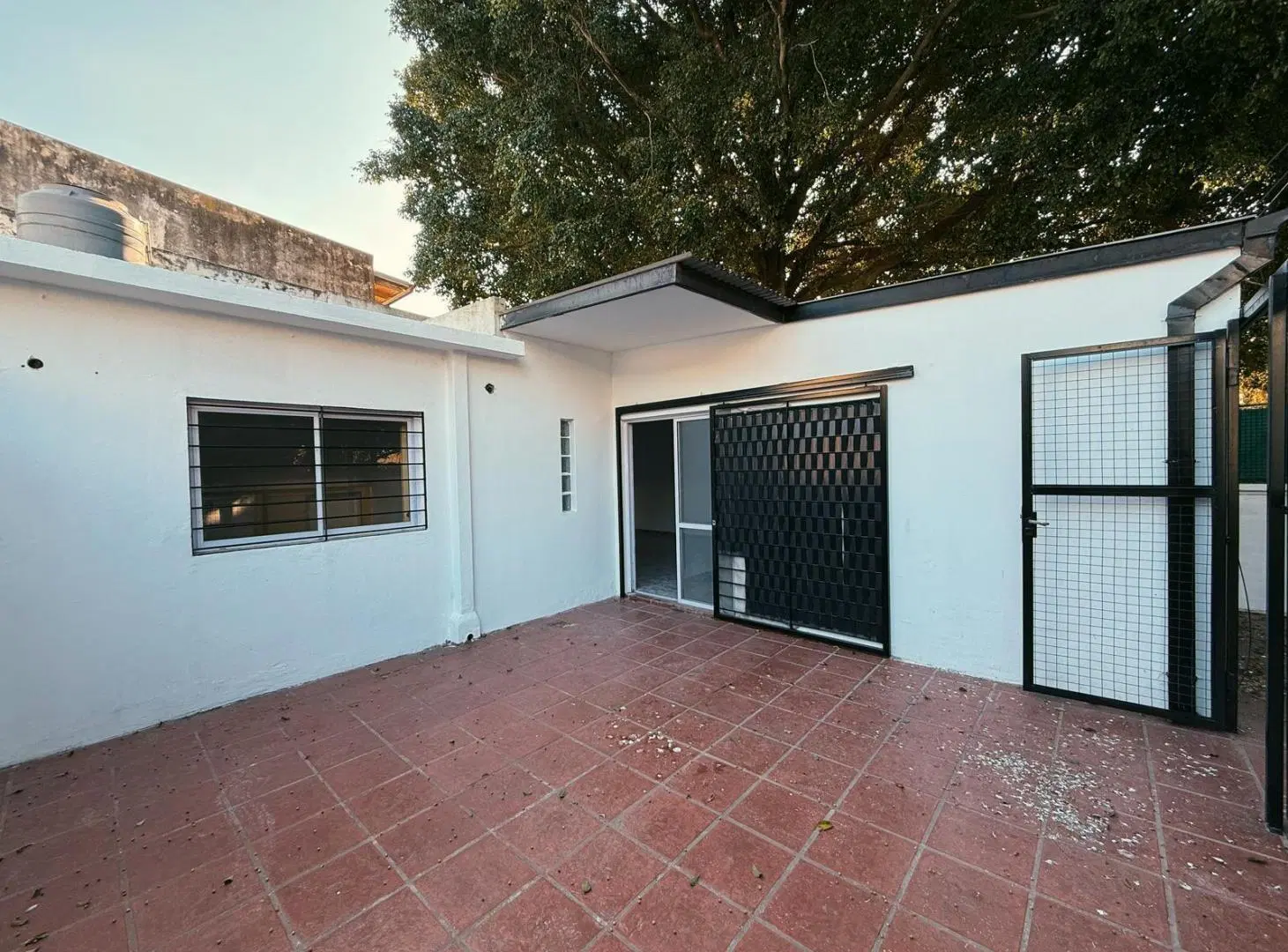 Av. Arijon 838 - Casa Interna De 1 Dormitorio Con Cochera En Alquiler - Roque Saenz Peña, Rosario 3