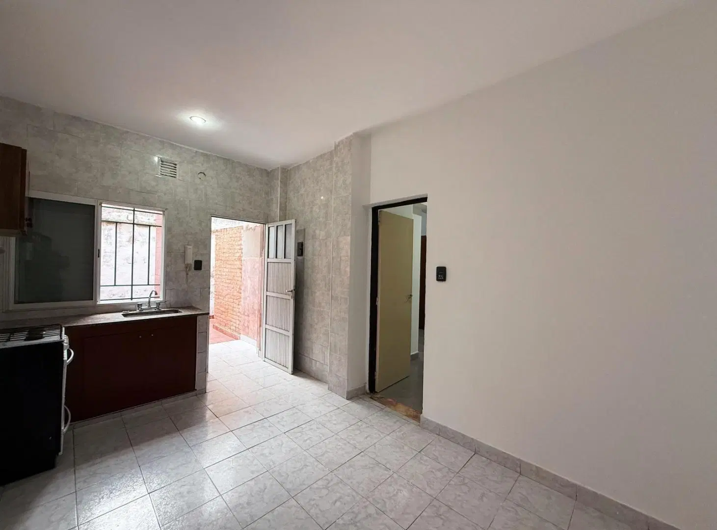 Ov. Lagos 5206 - Depto. De Pasillo De 1 Dormitorio En Alquiler - Rosario 3
